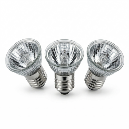 Trois ampoules halogène chauffantes reptile E27 côte à côte, 
réflecteur argenté intérieur profond, culot chrome vissant, 
représentant 25W 50W 75W, fond blanc studio éclairage professionnel, 
format JPG 1:1